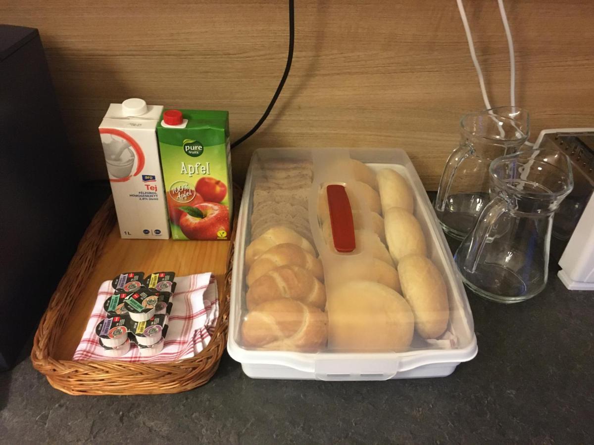 Toronyi Vendégház Esterno foto