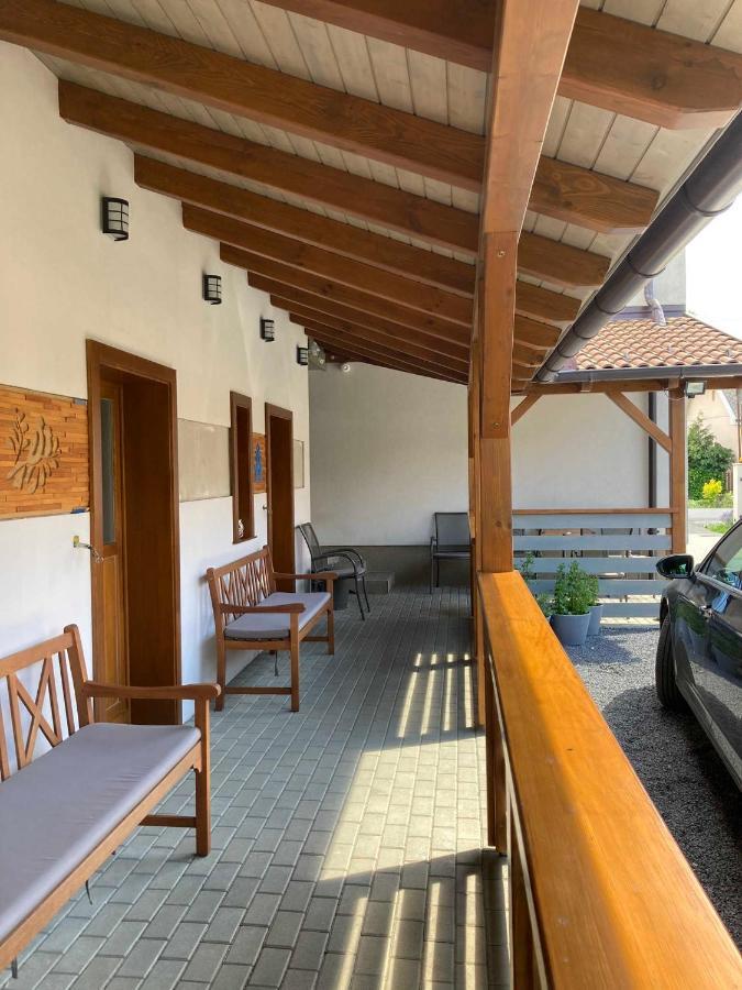 Toronyi Vendégház Esterno foto