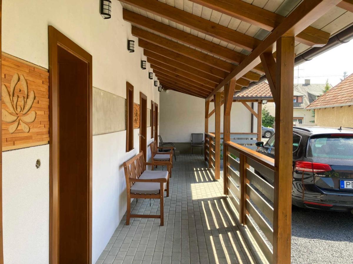 Toronyi Vendégház Esterno foto