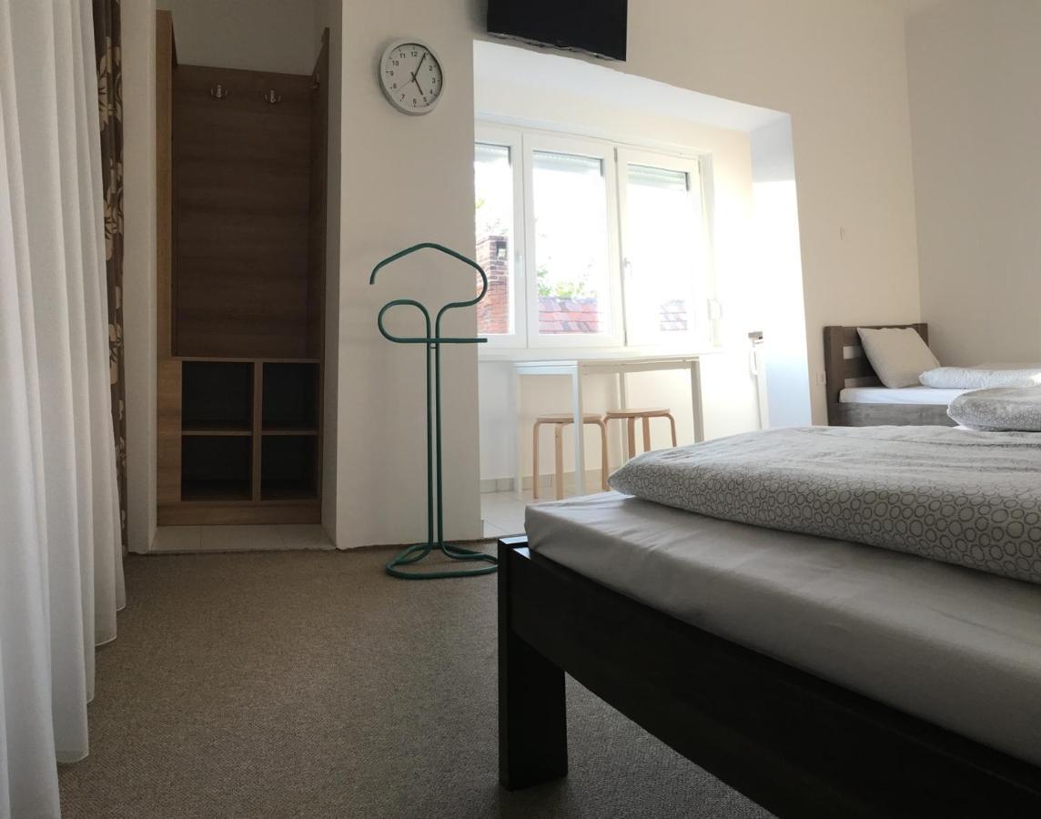 Toronyi Vendégház Esterno foto